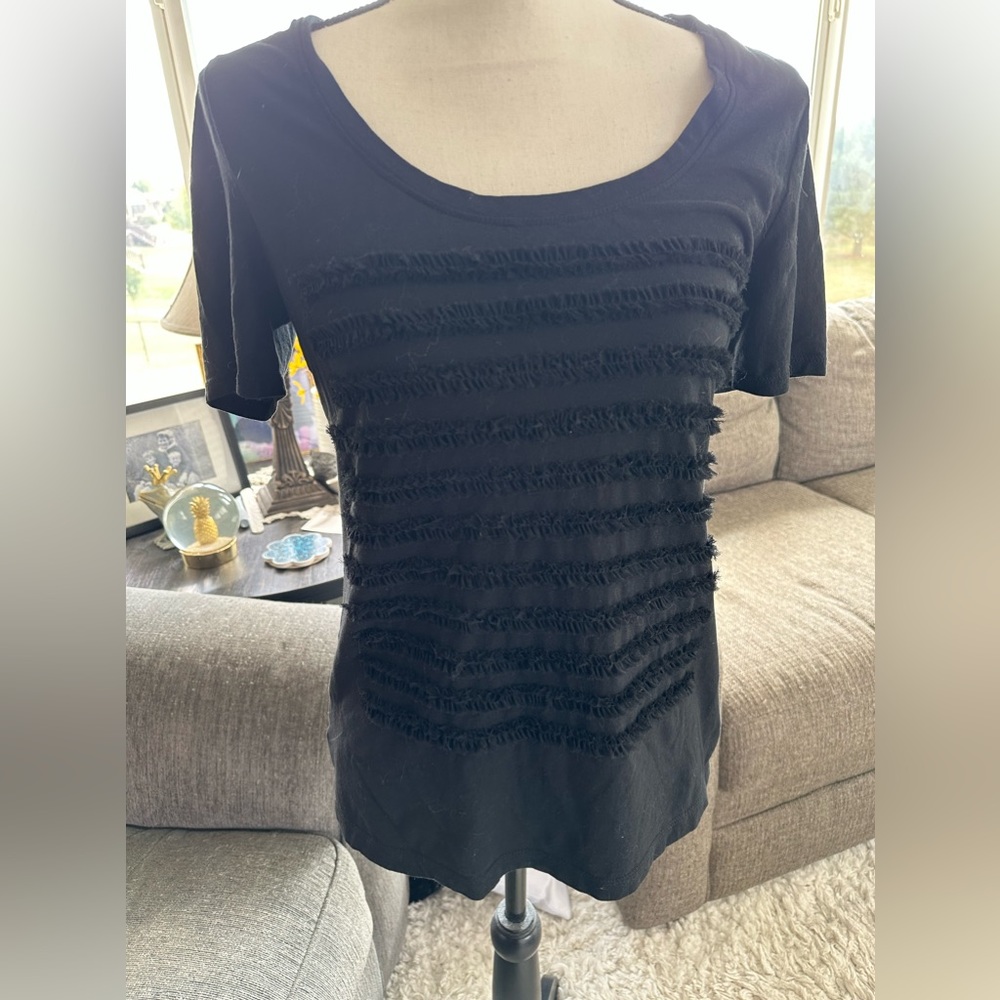 Ann Taylor LOFT Women’s Black Ruffle short Sleeve Scoop Neck T-shirt Medium